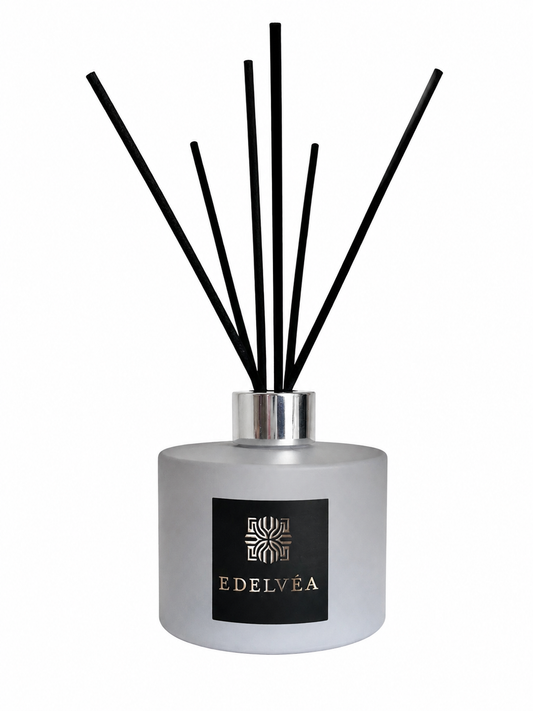BLACK VANILLA & OUD — REED DIFFUSER